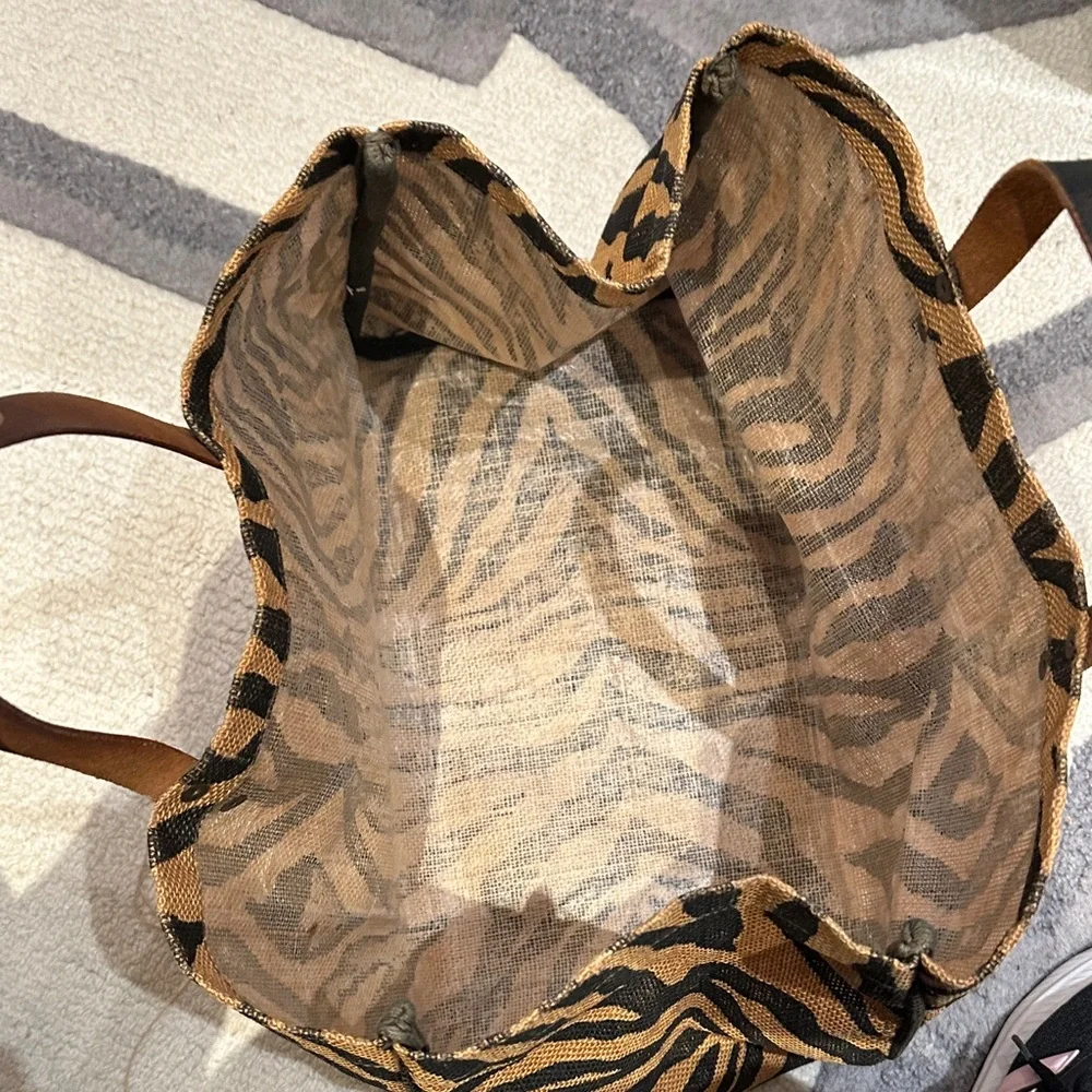 Zebra Print Tote Bag - Picture 5 of 6